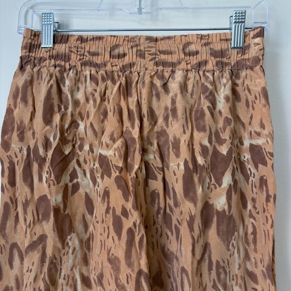 Tucker NYC Julia Silk Pants Small Animal Print Joggers NEW NWOT - Picture 4 of 7